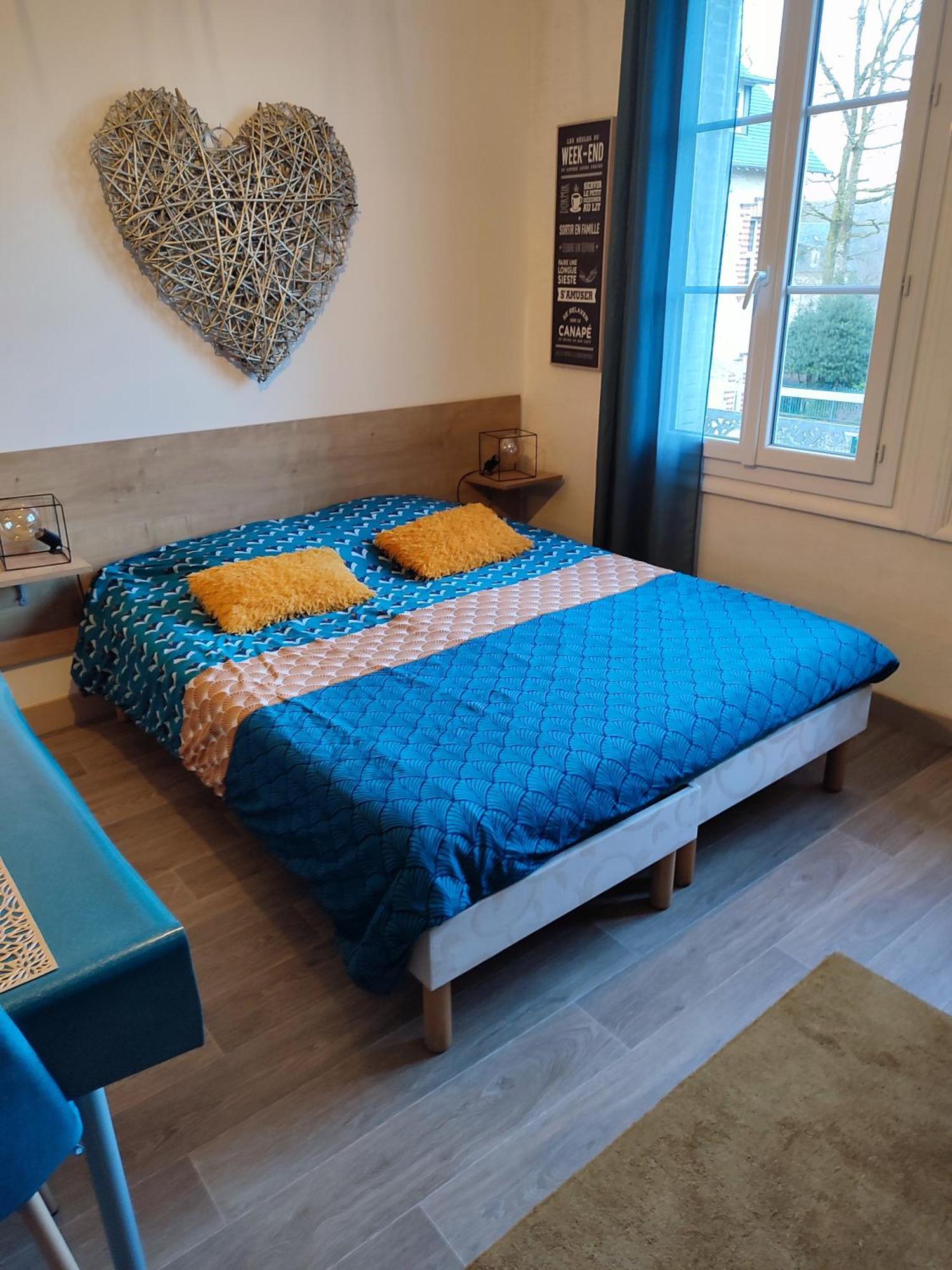 Studio 10, Tres Bien Place, Parking Wifi Gratuit Bagnoles de l'Orne Normandie Luaran gambar